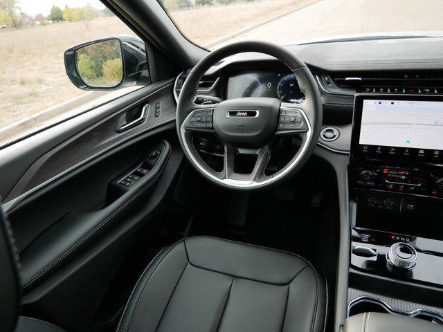new 2025 Jeep Grand Cherokee car, priced at $42,999