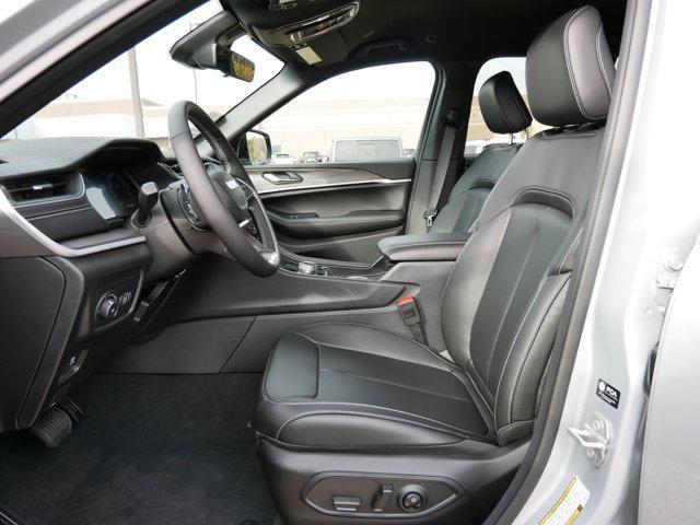 new 2025 Jeep Grand Cherokee car, priced at $42,999