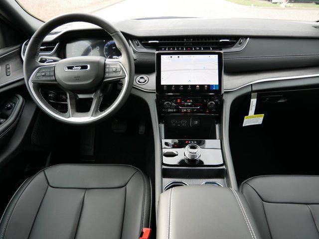 new 2025 Jeep Grand Cherokee car, priced at $42,999