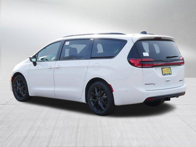 new 2024 Chrysler Pacifica car, priced at $48,749