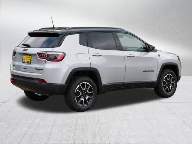 new 2025 Jeep Compass car, priced at $32,999