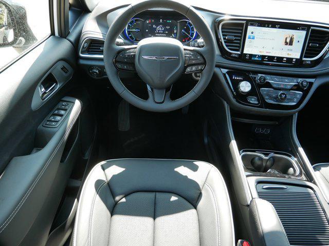 new 2025 Chrysler Pacifica Hybrid car, priced at $54,999