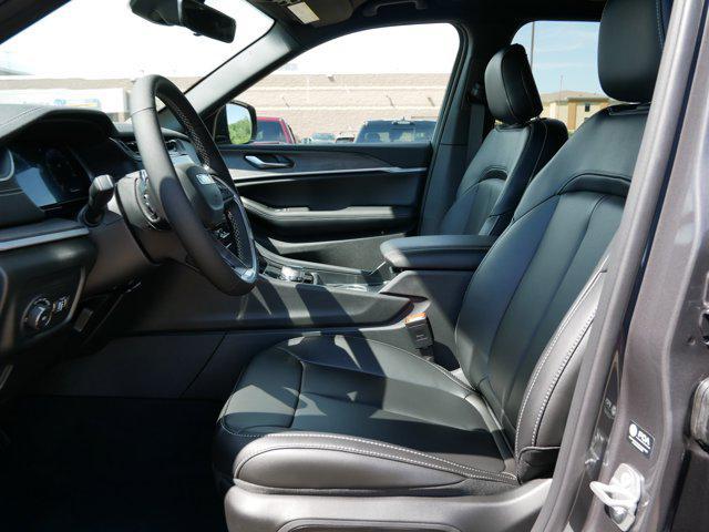 new 2025 Jeep Grand Cherokee car, priced at $51,995