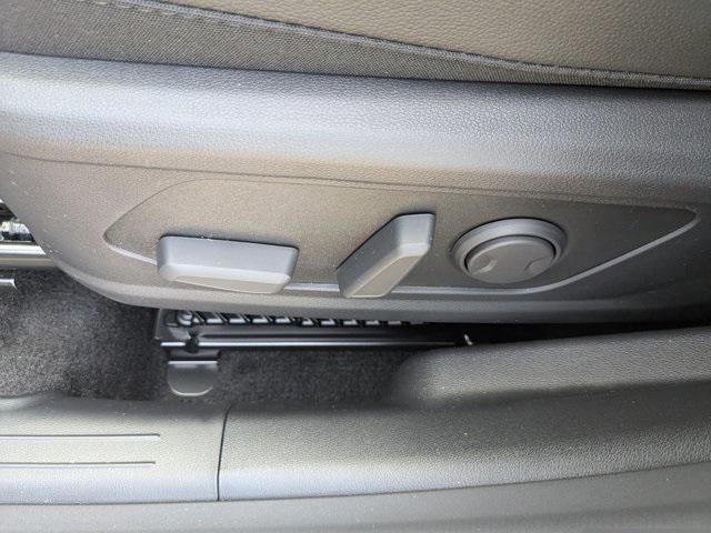 new 2025 Hyundai TUCSON Hybrid car, priced at $43,885