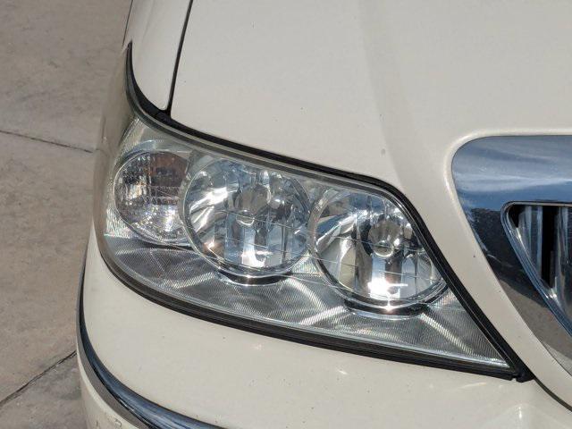 used 2007 Lincoln Town Car car, priced at $3,950