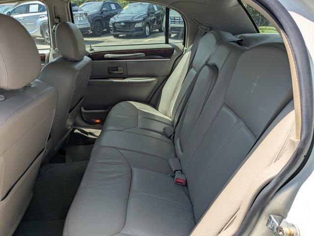 used 2007 Lincoln Town Car car, priced at $3,950