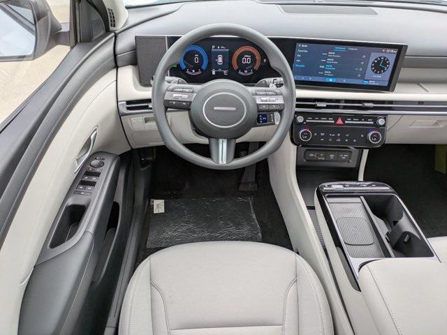 new 2025 Hyundai TUCSON Hybrid car, priced at $33,375