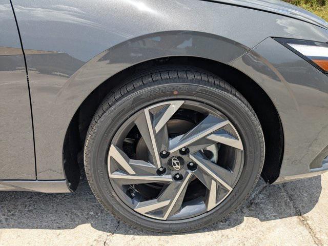 new 2025 Hyundai Elantra car, priced at $30,635