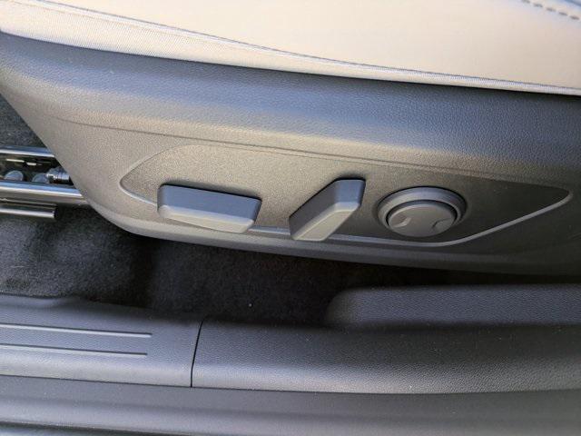 new 2025 Hyundai TUCSON Hybrid car, priced at $35,505