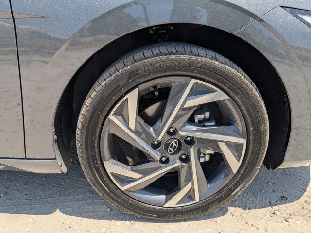 new 2025 Hyundai Elantra car, priced at $31,620