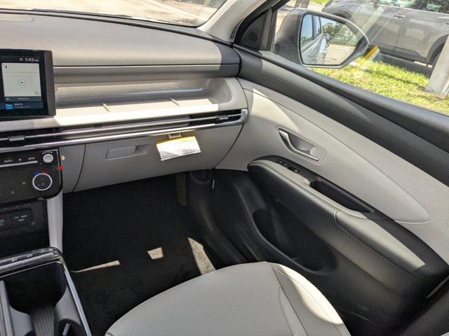 new 2025 Hyundai TUCSON Hybrid car, priced at $39,084