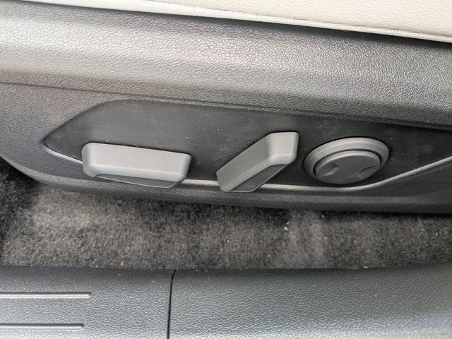new 2025 Hyundai Elantra car, priced at $31,660