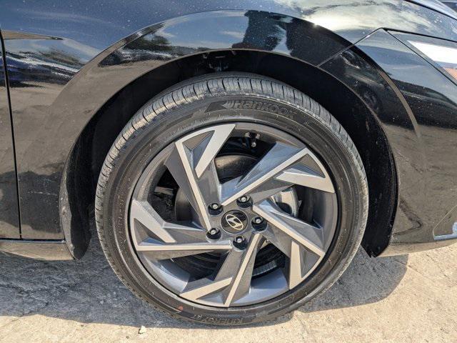 new 2025 Hyundai Elantra car, priced at $31,660