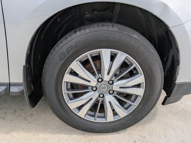 used 2020 Nissan Pathfinder car, priced at $11,832