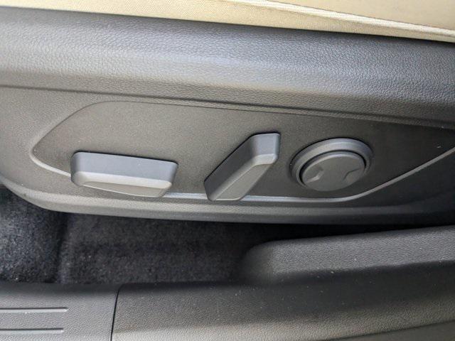 new 2025 Hyundai TUCSON Hybrid car, priced at $38,290