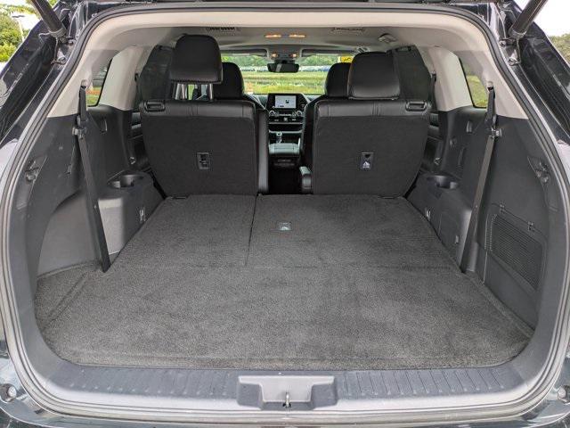 used 2023 Toyota Highlander car, priced at $35,587