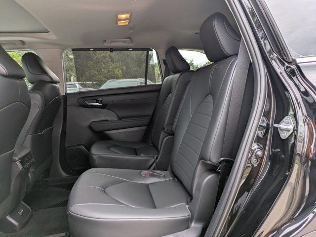 used 2023 Toyota Highlander car, priced at $35,587
