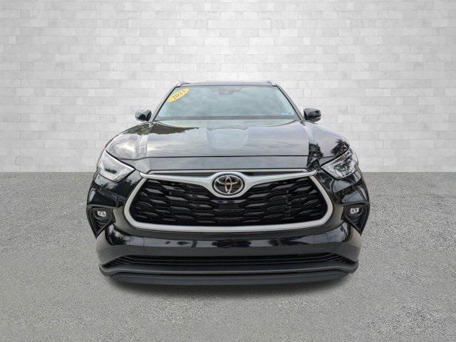 used 2023 Toyota Highlander car, priced at $35,587