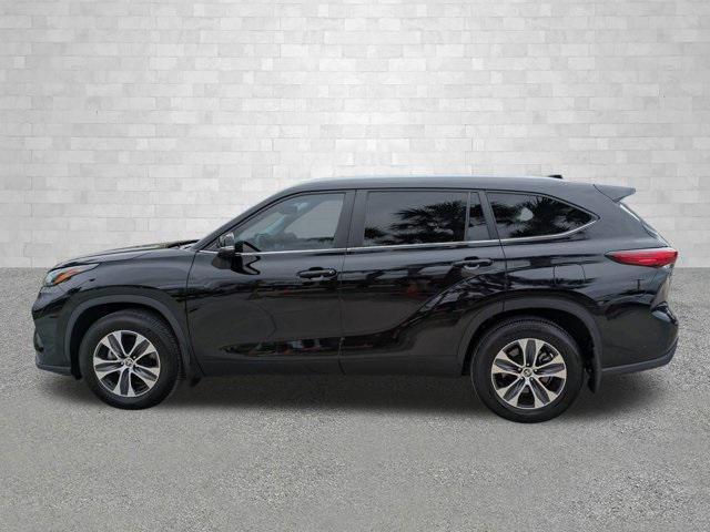 used 2023 Toyota Highlander car, priced at $35,587