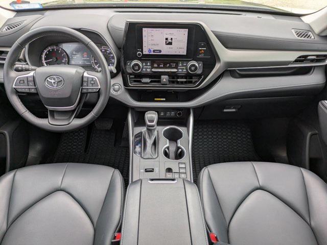 used 2023 Toyota Highlander car, priced at $35,587