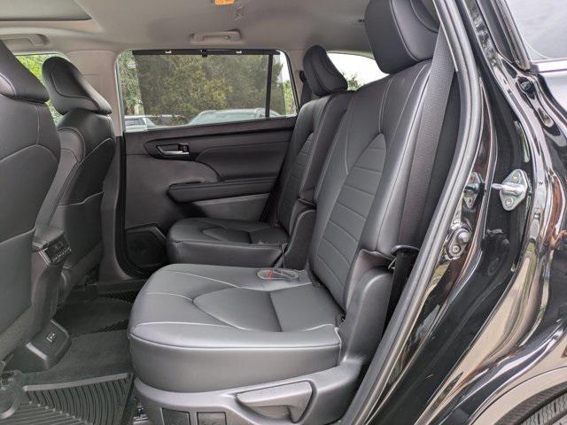 used 2023 Toyota Highlander car, priced at $35,587