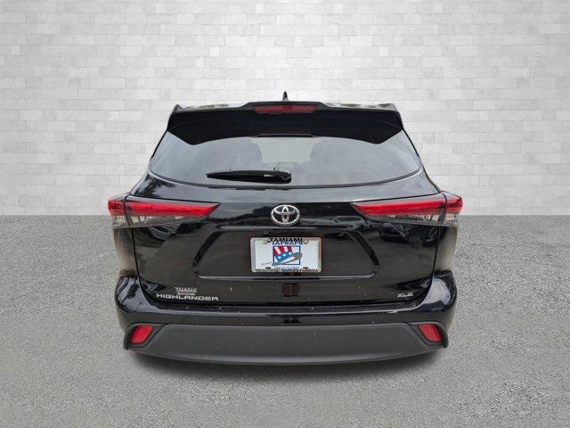 used 2023 Toyota Highlander car, priced at $35,587