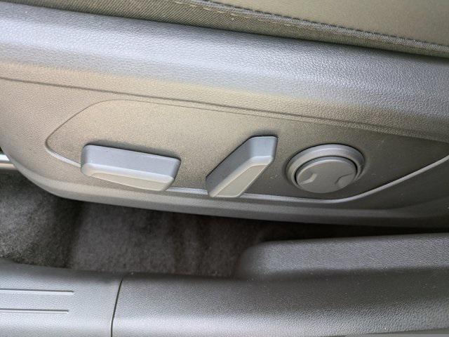 new 2025 Hyundai TUCSON Hybrid car, priced at $37,355