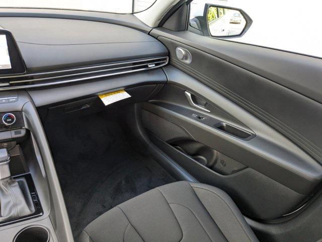 new 2025 Hyundai Elantra car, priced at $25,600