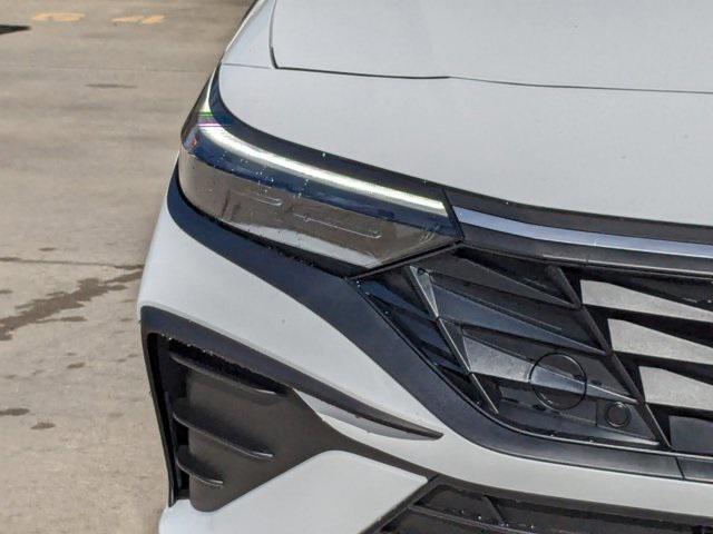 new 2025 Hyundai Elantra car, priced at $25,600