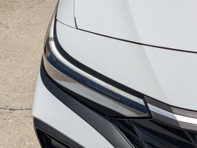 new 2025 Hyundai Elantra car, priced at $25,600
