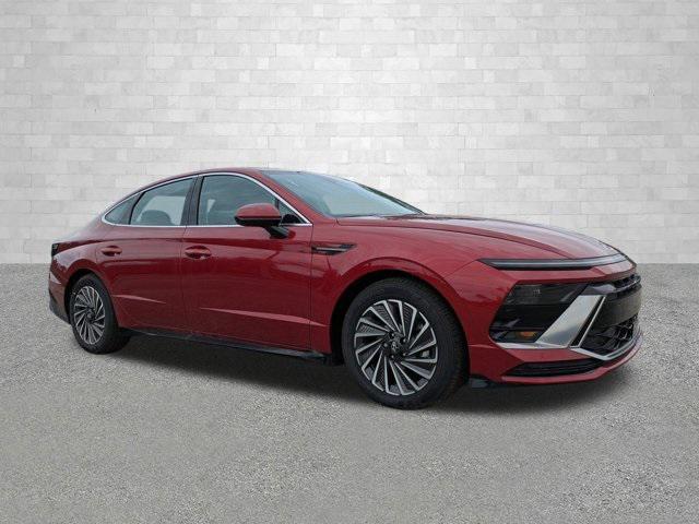 new 2025 Hyundai Sonata Hybrid car, priced at $32,180