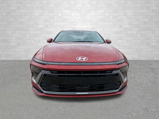 new 2025 Hyundai Sonata Hybrid car, priced at $32,180