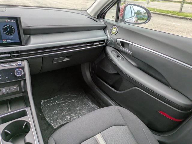 new 2025 Hyundai Sonata Hybrid car, priced at $32,180