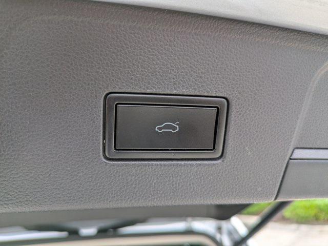 used 2018 Volkswagen Atlas car, priced at $17,184