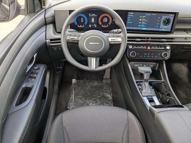 new 2025 Hyundai Tucson car, priced at $34,100