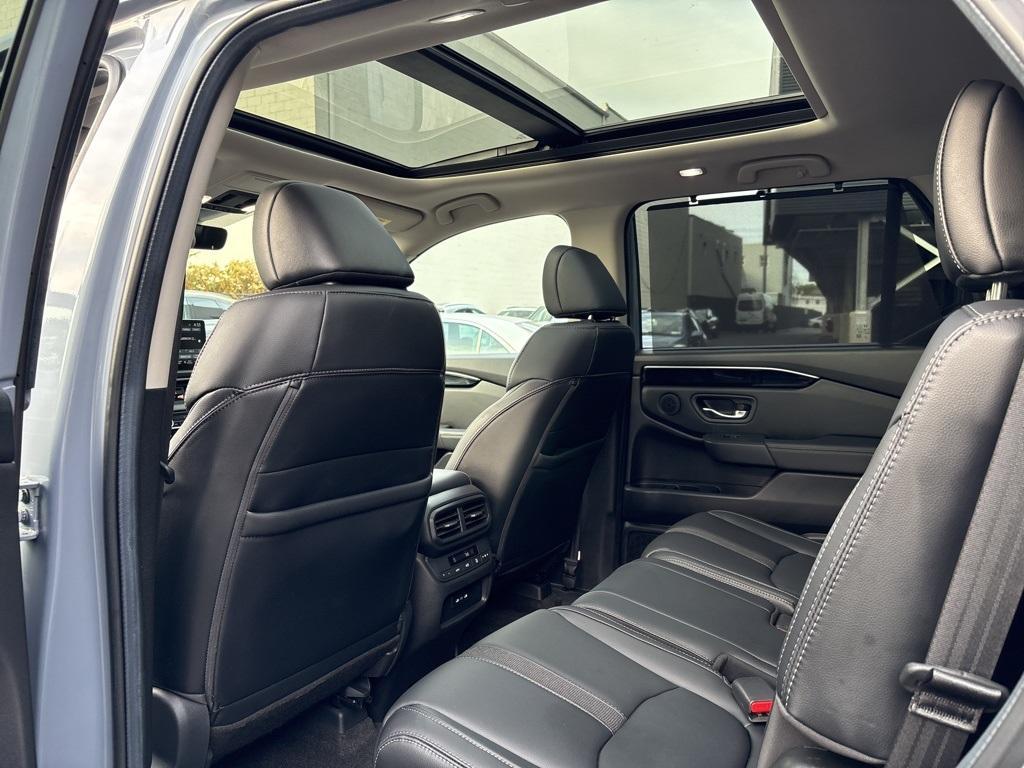 used 2024 Honda Pilot car, priced at $42,988