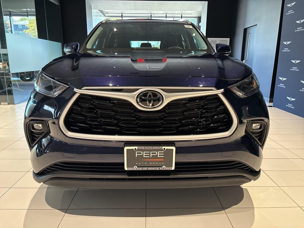 used 2023 Toyota Highlander car, priced at $39,897
