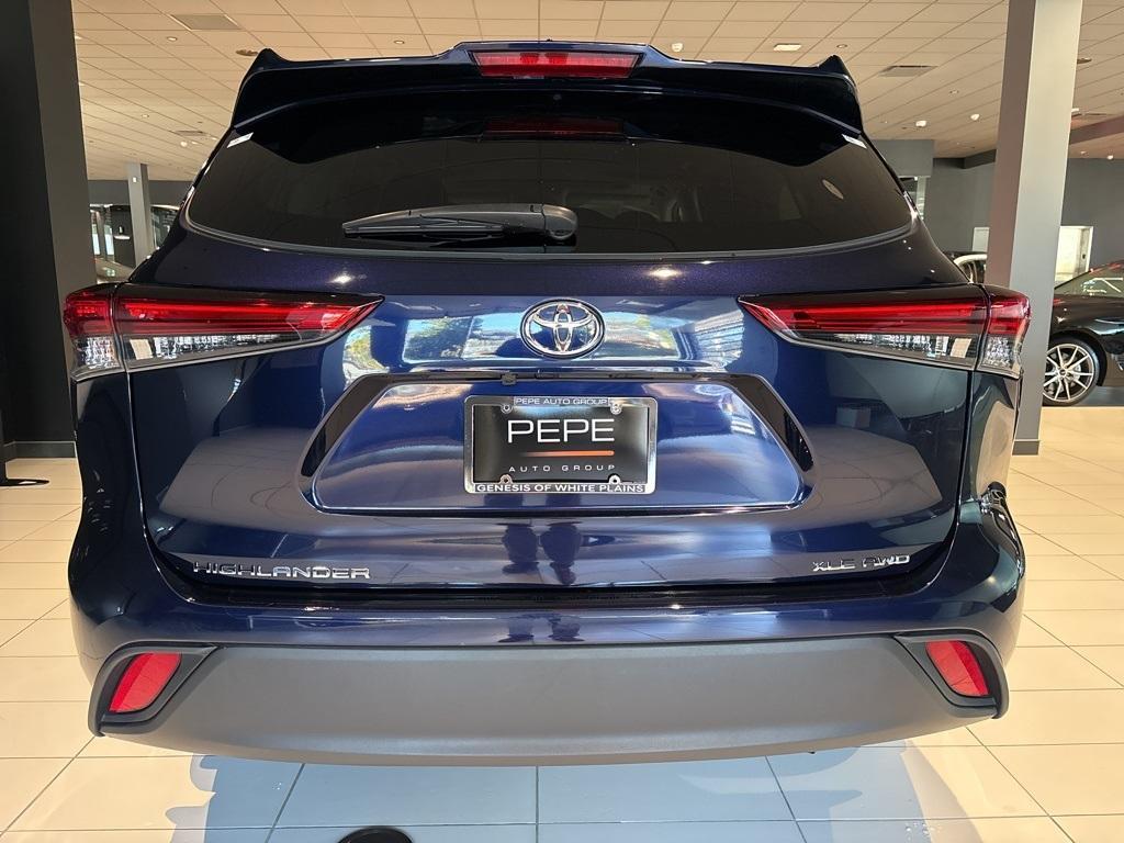 used 2023 Toyota Highlander car, priced at $39,897
