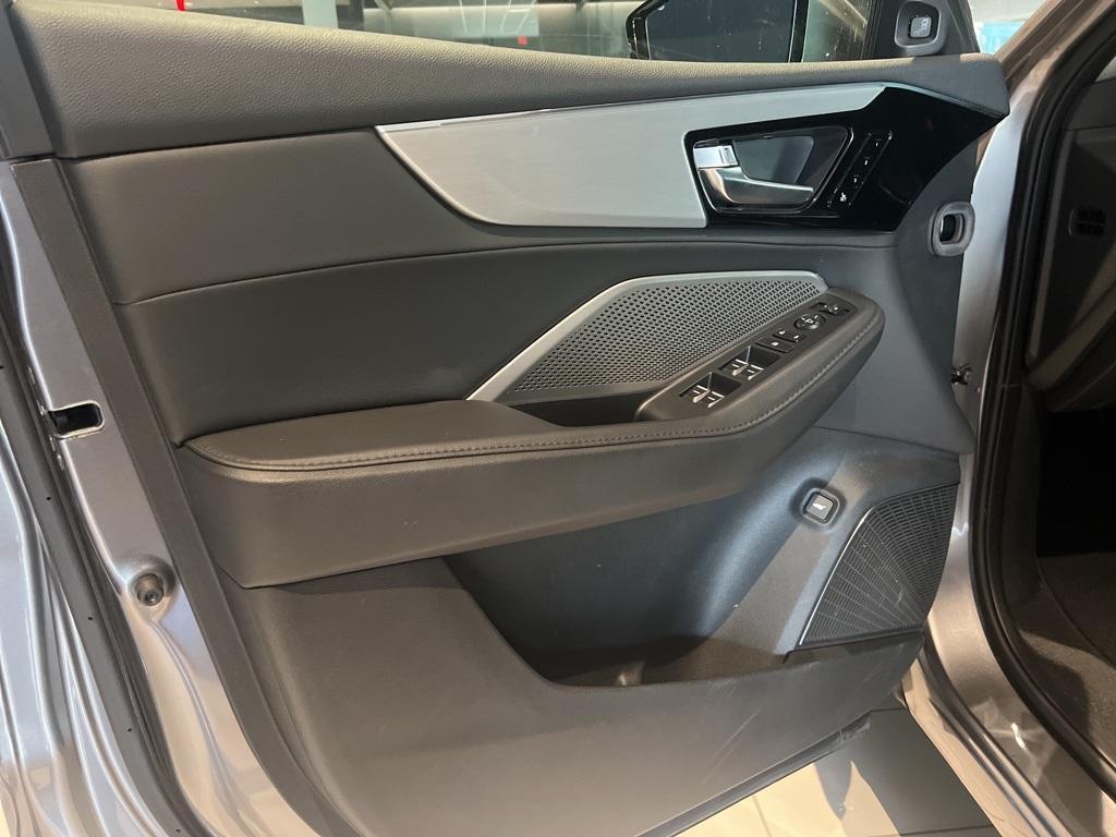 used 2024 Acura MDX car, priced at $44,610