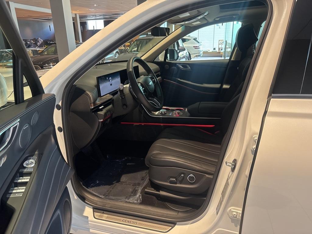 used 2025 Genesis GV80 car, priced at $59,600