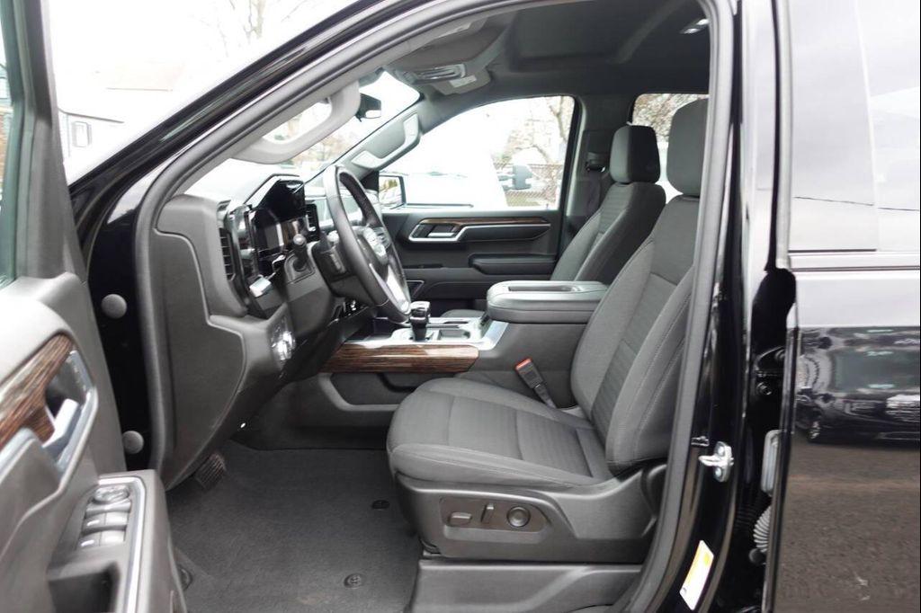 used 2022 GMC Sierra 1500 car, priced at $41,995