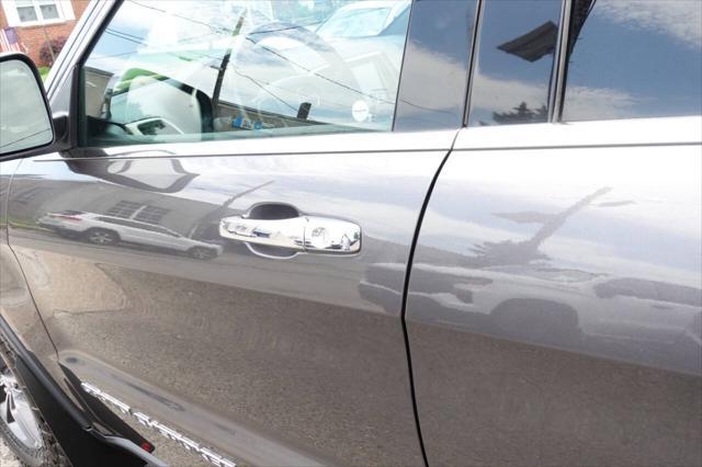 used 2017 Jeep Grand Cherokee car, priced at $14,995