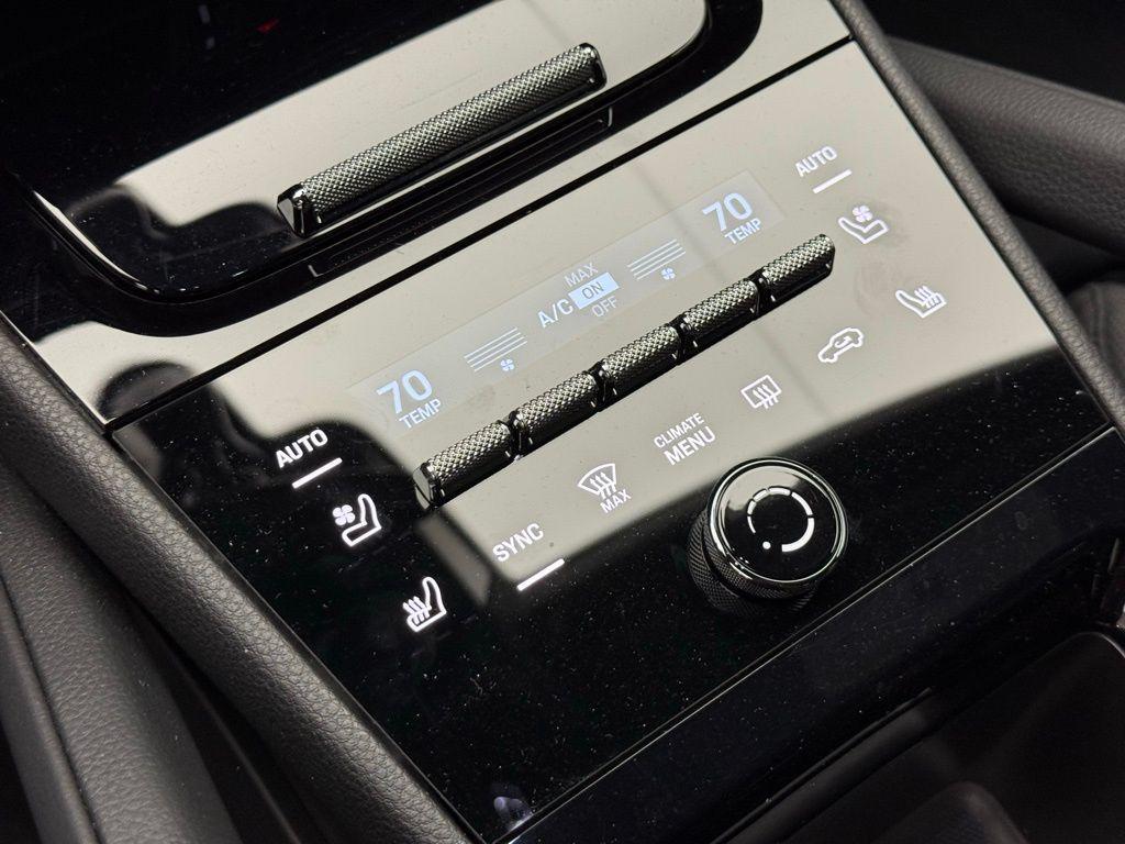 new 2025 Porsche Cayenne car, priced at $108,995