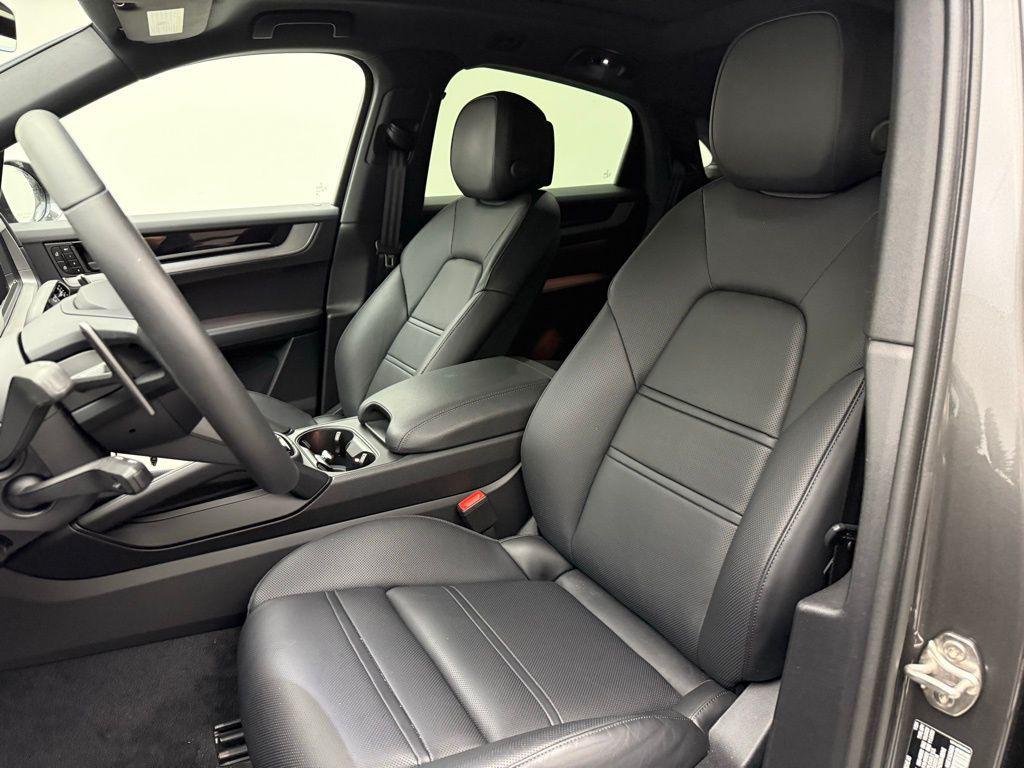 new 2025 Porsche Cayenne car, priced at $108,995