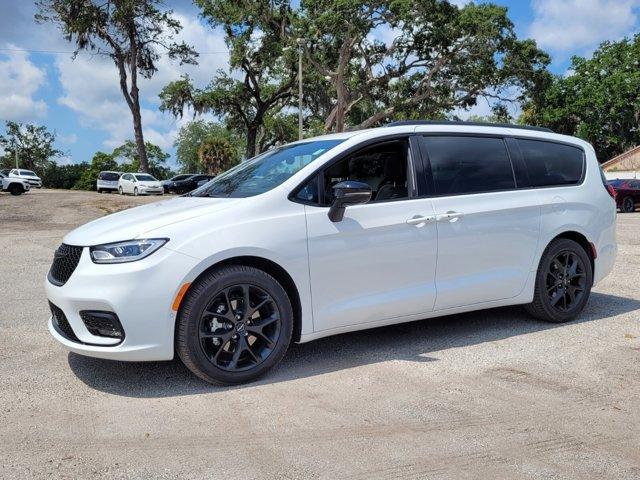 new 2024 Chrysler Pacifica car, priced at $47,997