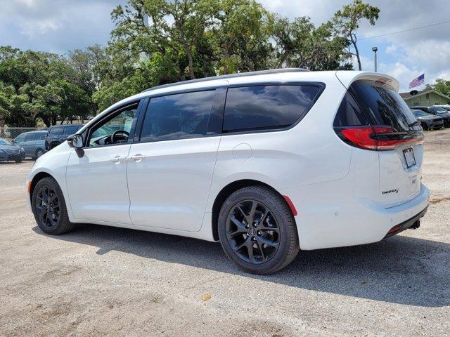 new 2024 Chrysler Pacifica car, priced at $47,997