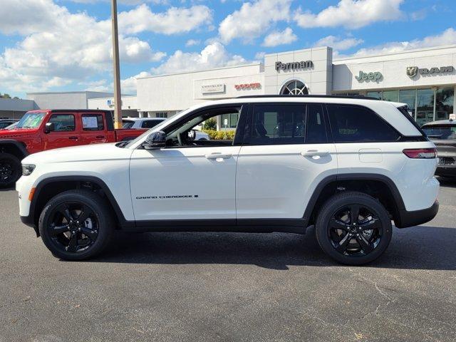 new 2025 Jeep Grand Cherokee car, priced at $41,330