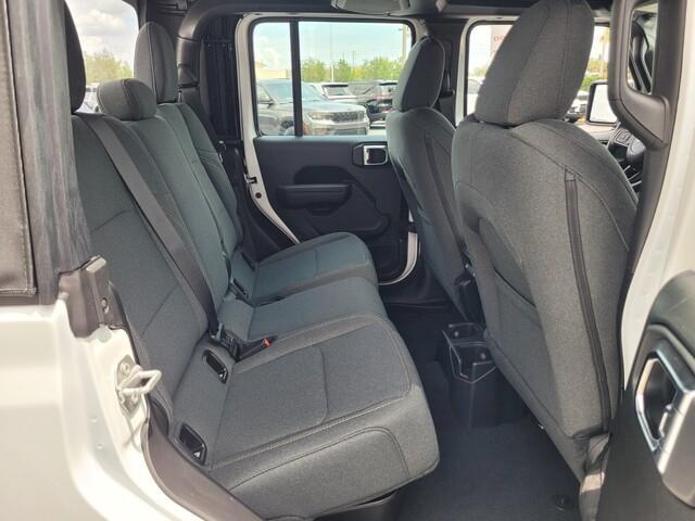 new 2025 Jeep Gladiator car, priced at $36,997