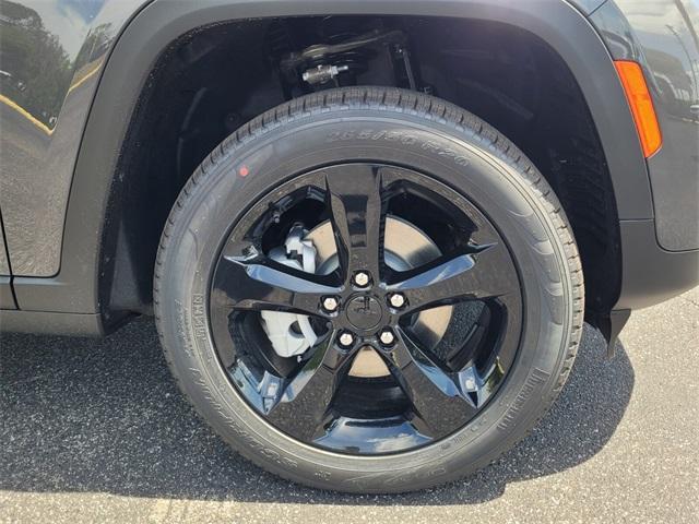 new 2025 Jeep Grand Cherokee car, priced at $45,797