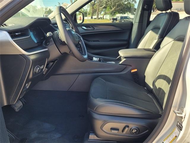 new 2025 Jeep Grand Cherokee L car, priced at $38,654